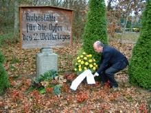 HuzelTrauer HuzelTrauer