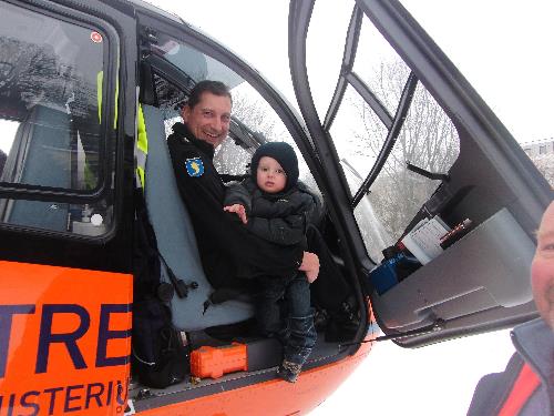 tbf270110_Rettungshubschrauber_Christoph 12_Einsatz Haendelweg_Dumke_0008