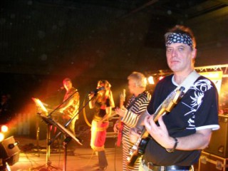 tbf070210_B.B.B._Boese-buben-Ball-Freywald_0001