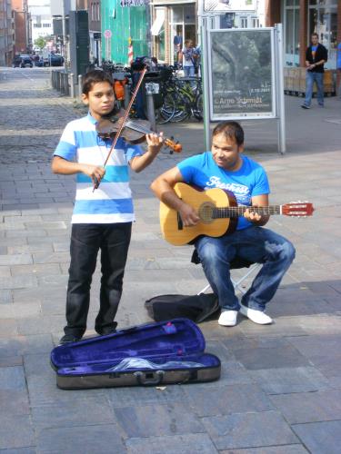 tbf030911_Strassenmusikanten_Breitestrasse_Freywald_001