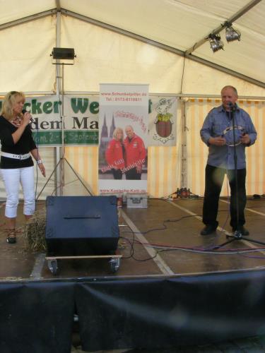 tbf030911_Weinfest_Zelt-Koenig auf dem Markt_Freywald_001