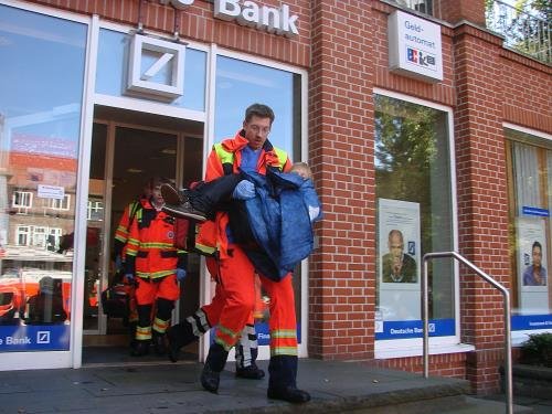 Kinder gerettet aus der Wakenitz_Kroeger_007a