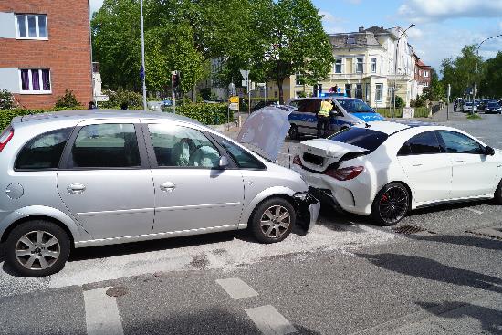 tbf180515_Unfall-3Pkws_Dierberg_003
