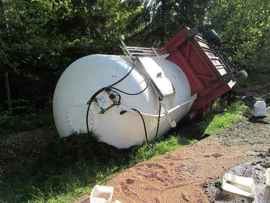 tbf280515_Gefahrgut-LKW_002