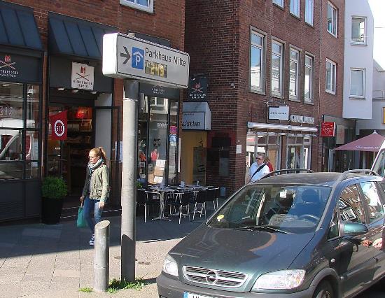 tbf050615_Parkhausschild_Kroeger_0003