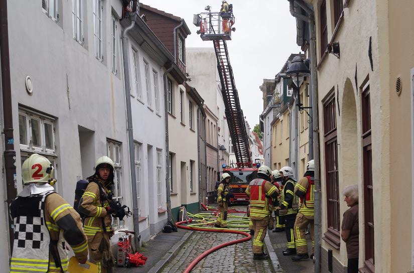 tbf180615_Dachstuhlbrand_Dierberg_001a