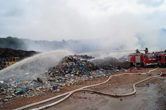 tbf220615_FeuerMuelldeponie_Dierberg_001