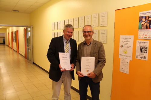 Bernd Ziemens, Schulleiter der Grund- und Gemeinschaftsschule Lensahn (links) und Heino Esmann, Leiter des AMEOS Institut Nord