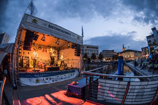 Bootshafensommer_2015__Presse_Buehne_2