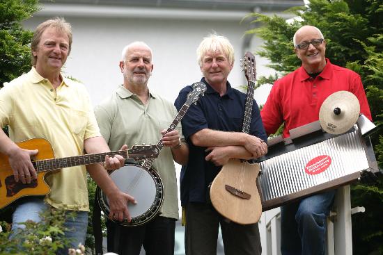 info@skifflegroup.de - Konzert am fr,14,August 2015 Kultur-Bühne HL-Travenmünde - ME - Timmendorfer Skiffle Group 2007 017