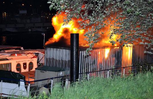 Feuer Anlegeponton 019