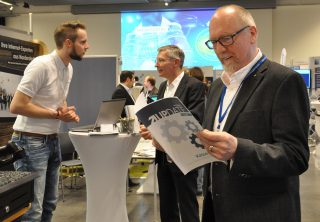 Manfred Ohldag (rechts) mit Stefan Stengel (Mitte) Bildnachweis: www.blende4.de